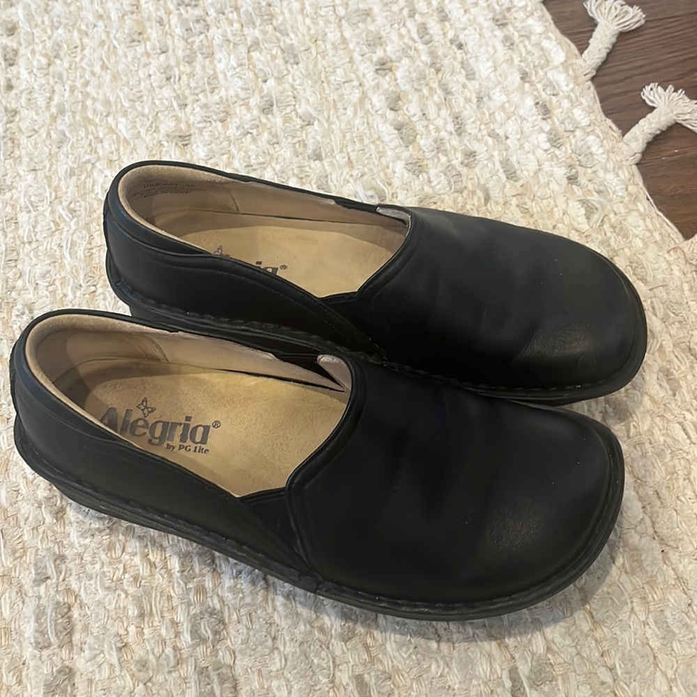 Algeria shoes